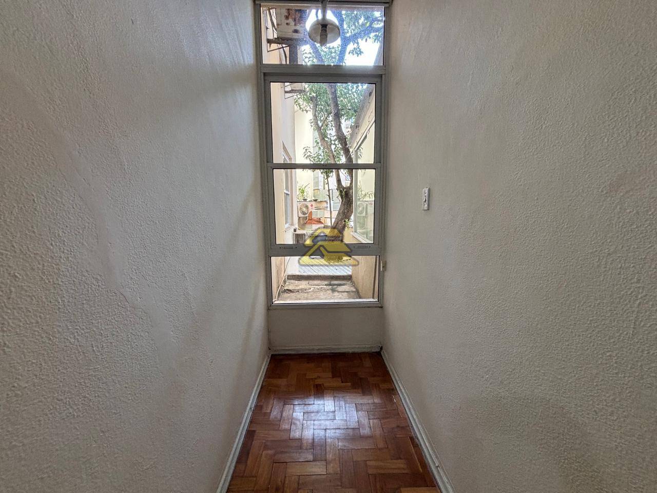 Apartamento à venda com 2 quartos, 62m² - Foto 11