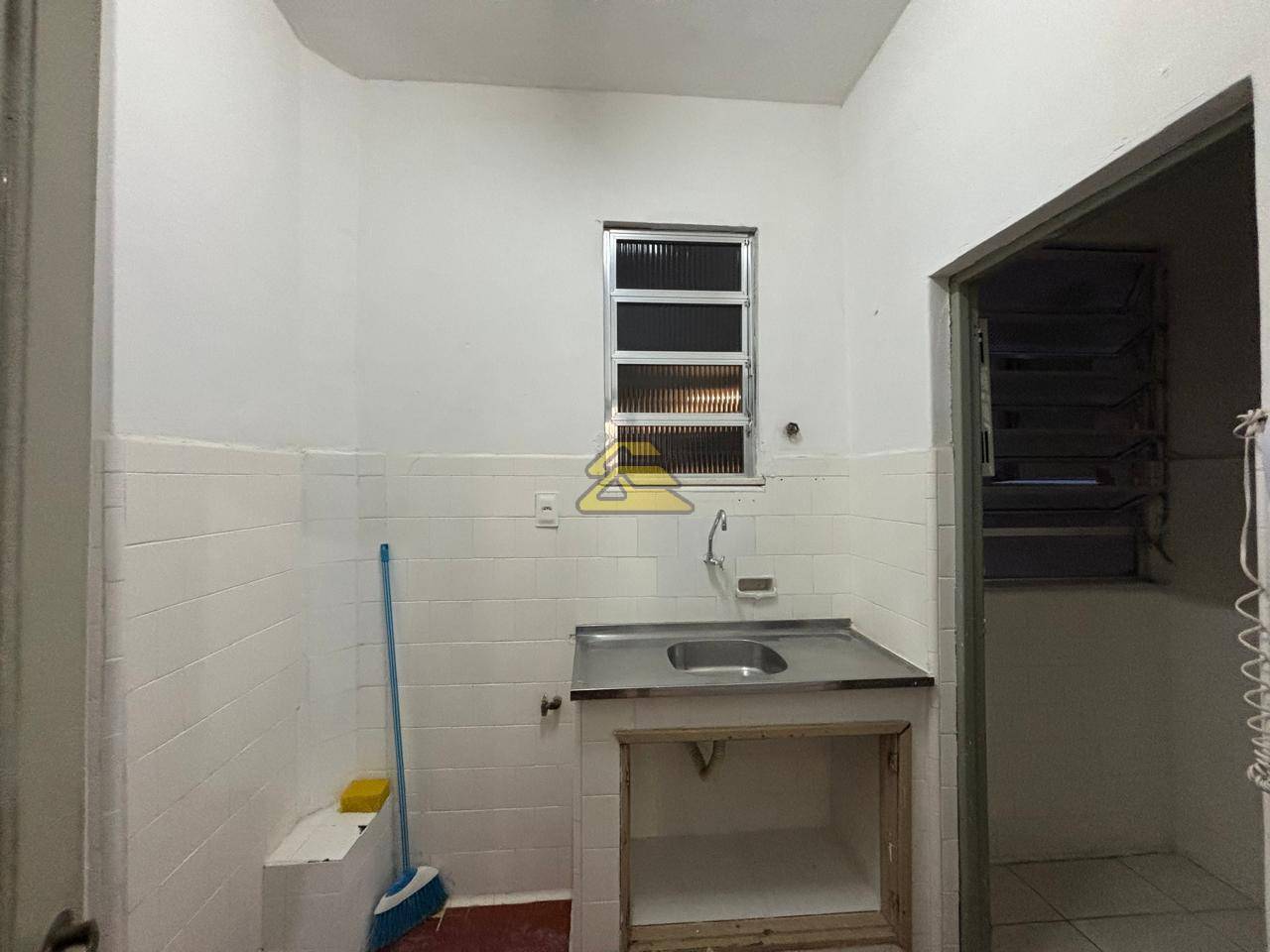 Apartamento à venda com 2 quartos, 62m² - Foto 13