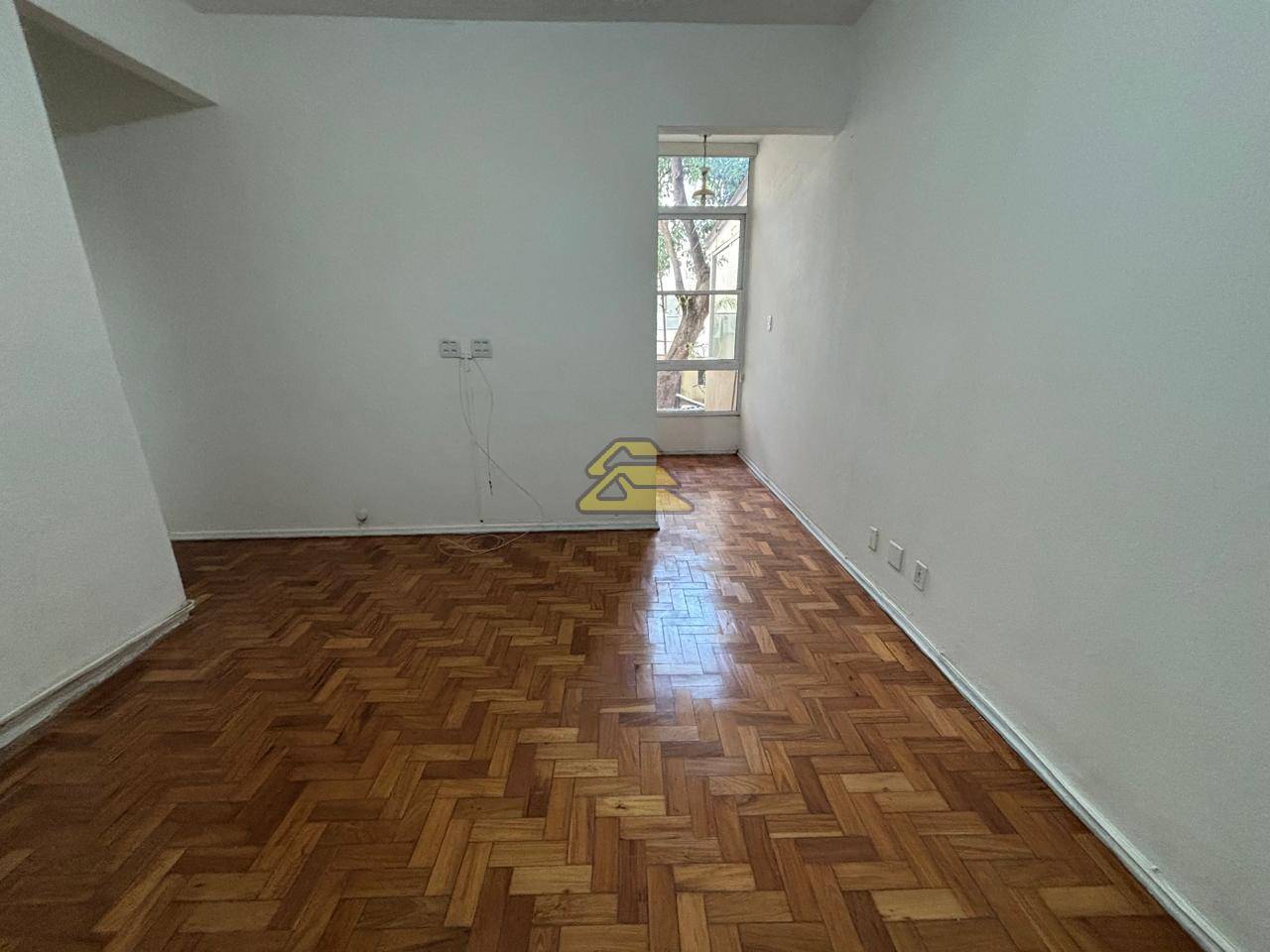 Apartamento à venda com 2 quartos, 62m² - Foto 1