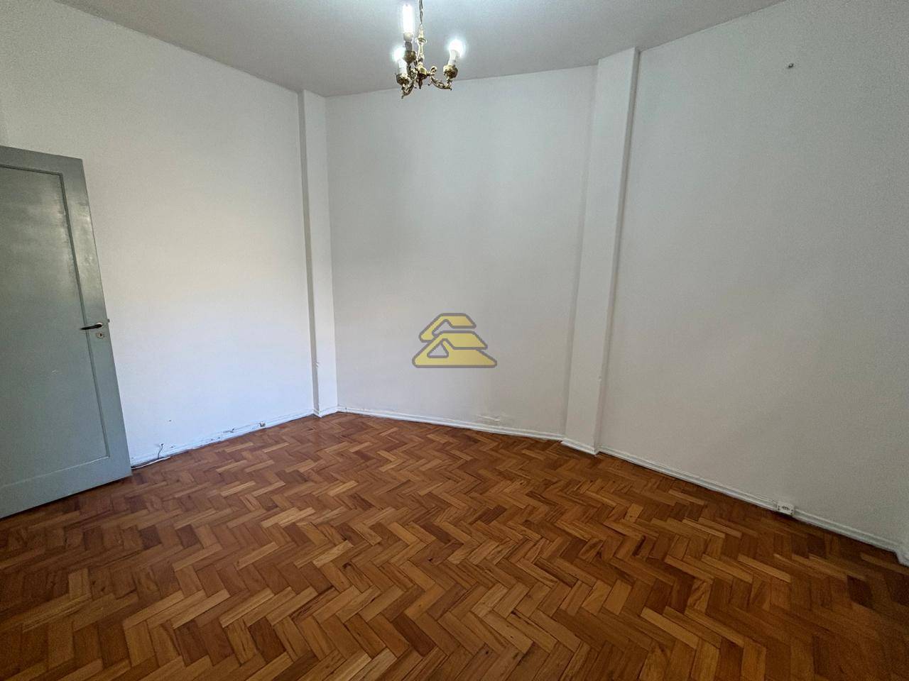 Apartamento à venda com 2 quartos, 62m² - Foto 6
