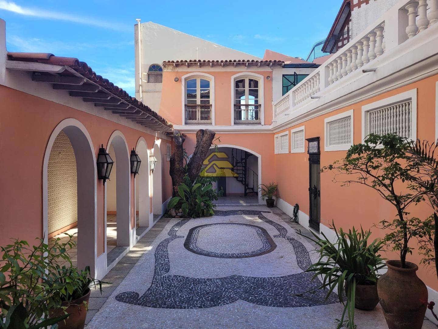 Casa à venda com 6 quartos, 472m² - Foto 3