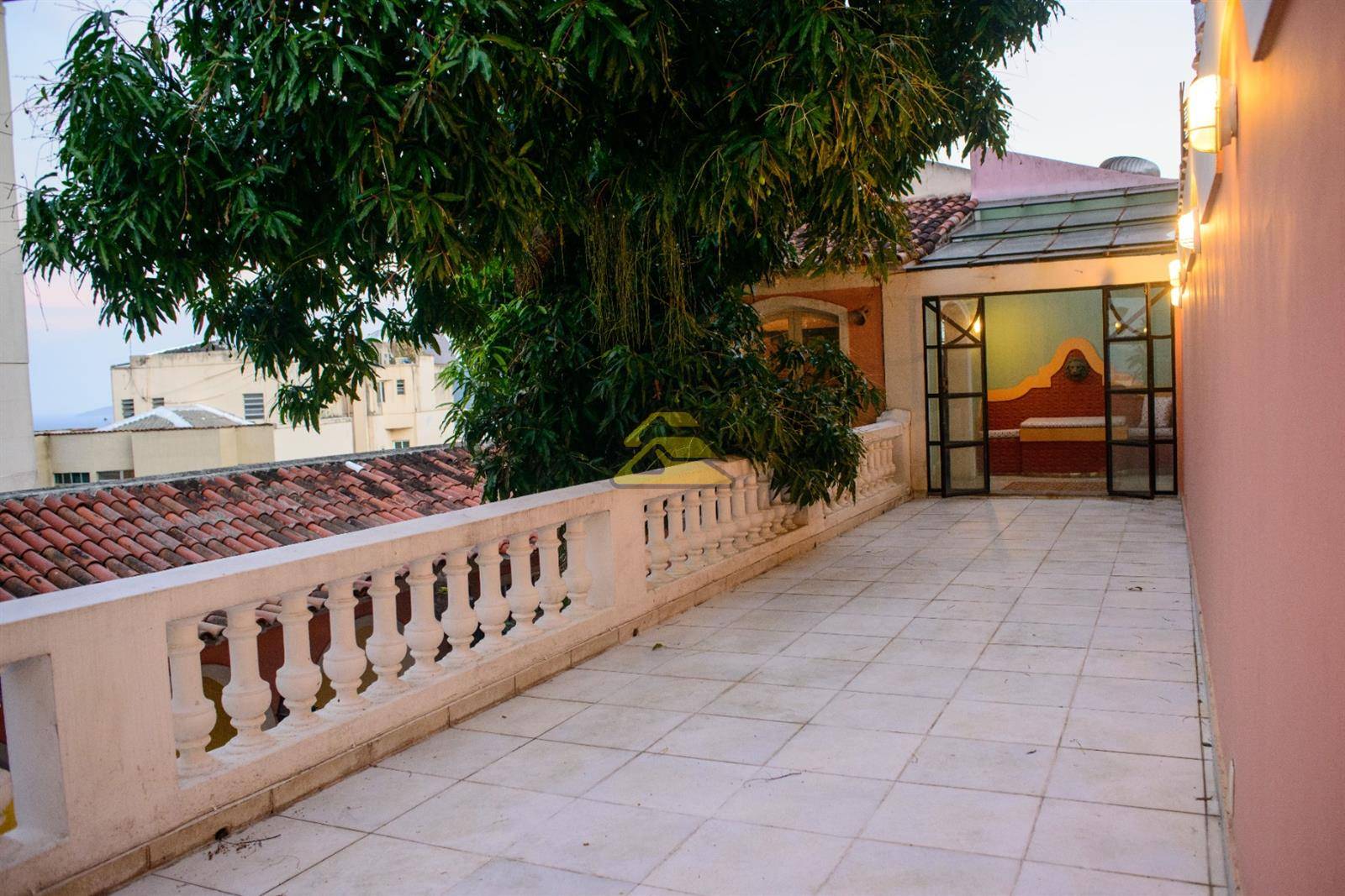 Casa à venda com 6 quartos, 472m² - Foto 7