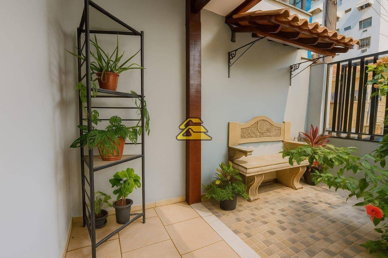 Casa à venda com 5 quartos, 257m² - Foto 4