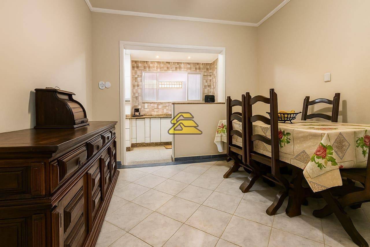 Casa à venda com 5 quartos, 257m² - Foto 9