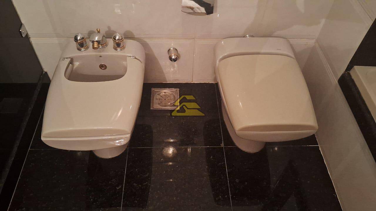 Apartamento para alugar com 4 quartos, 300m² - Foto 39