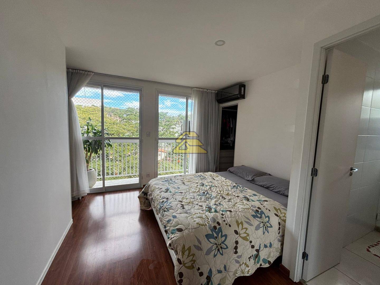 Cobertura à venda com 2 quartos, 200m² - Foto 8