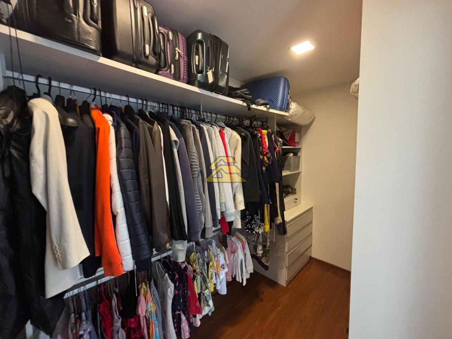 Cobertura à venda com 2 quartos, 200m² - Foto 18