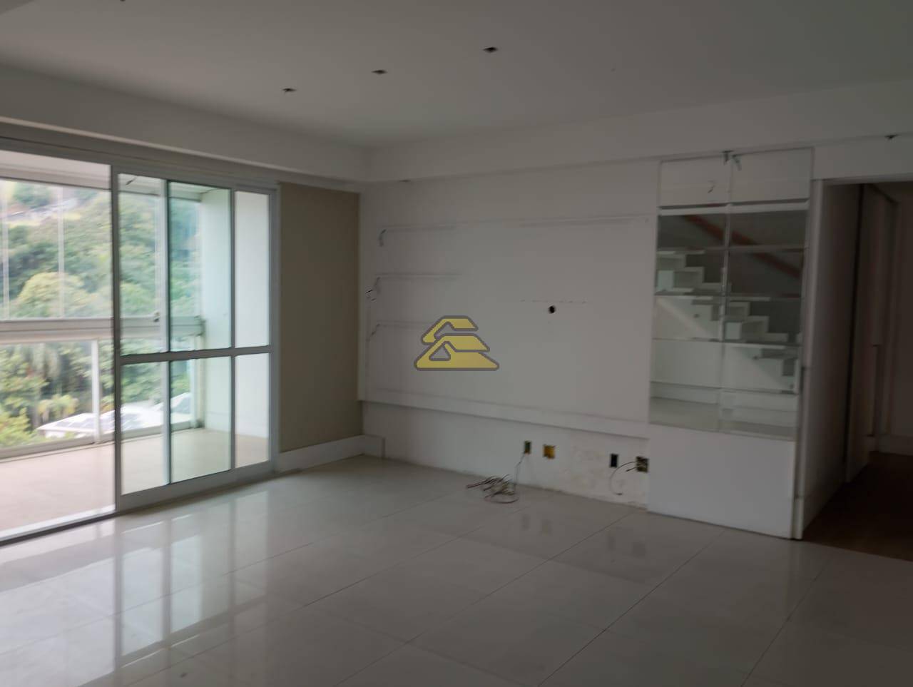 Cobertura à venda com 4 quartos, 233m² - Foto 4