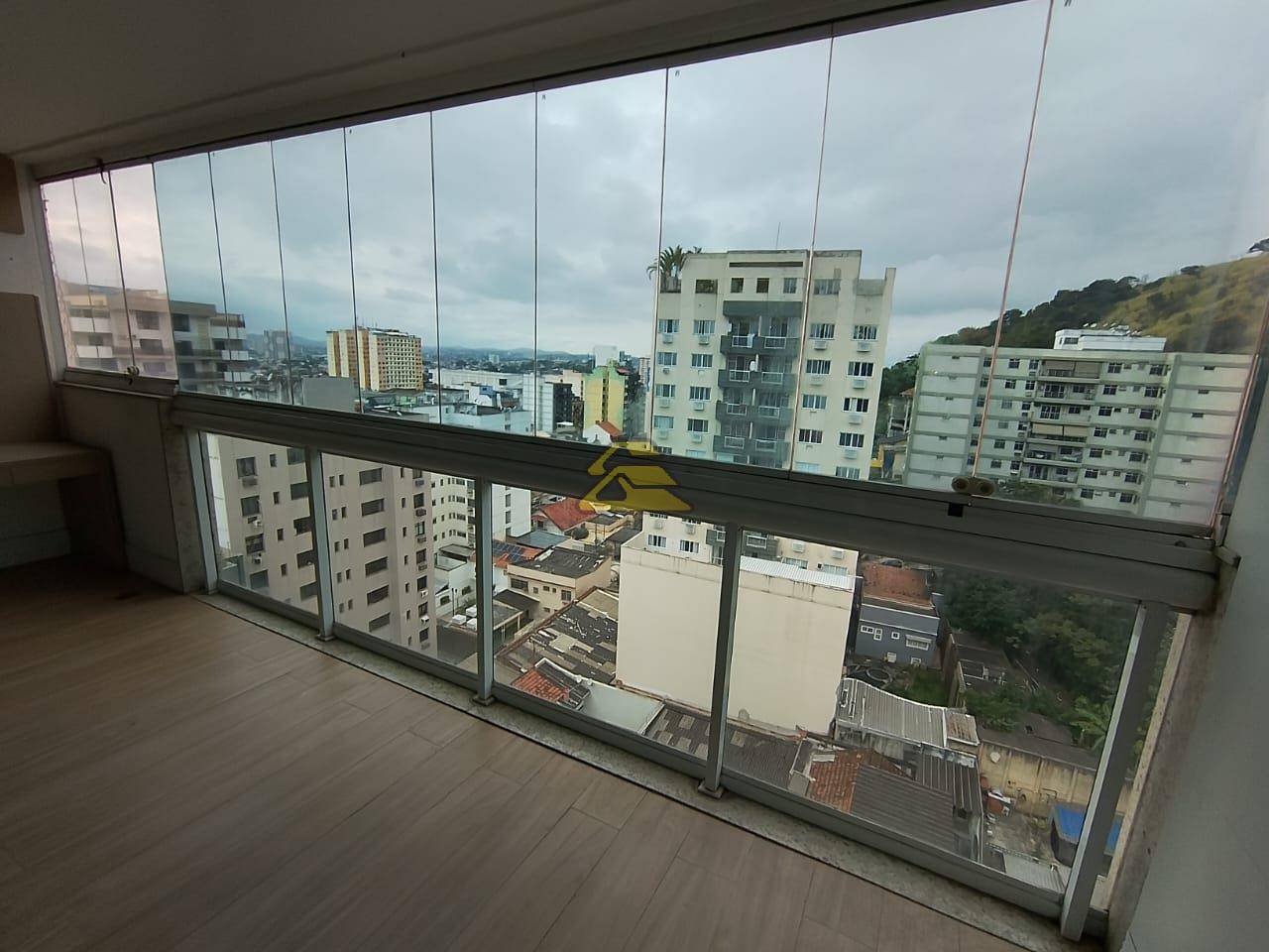 Cobertura à venda com 4 quartos, 233m² - Foto 1