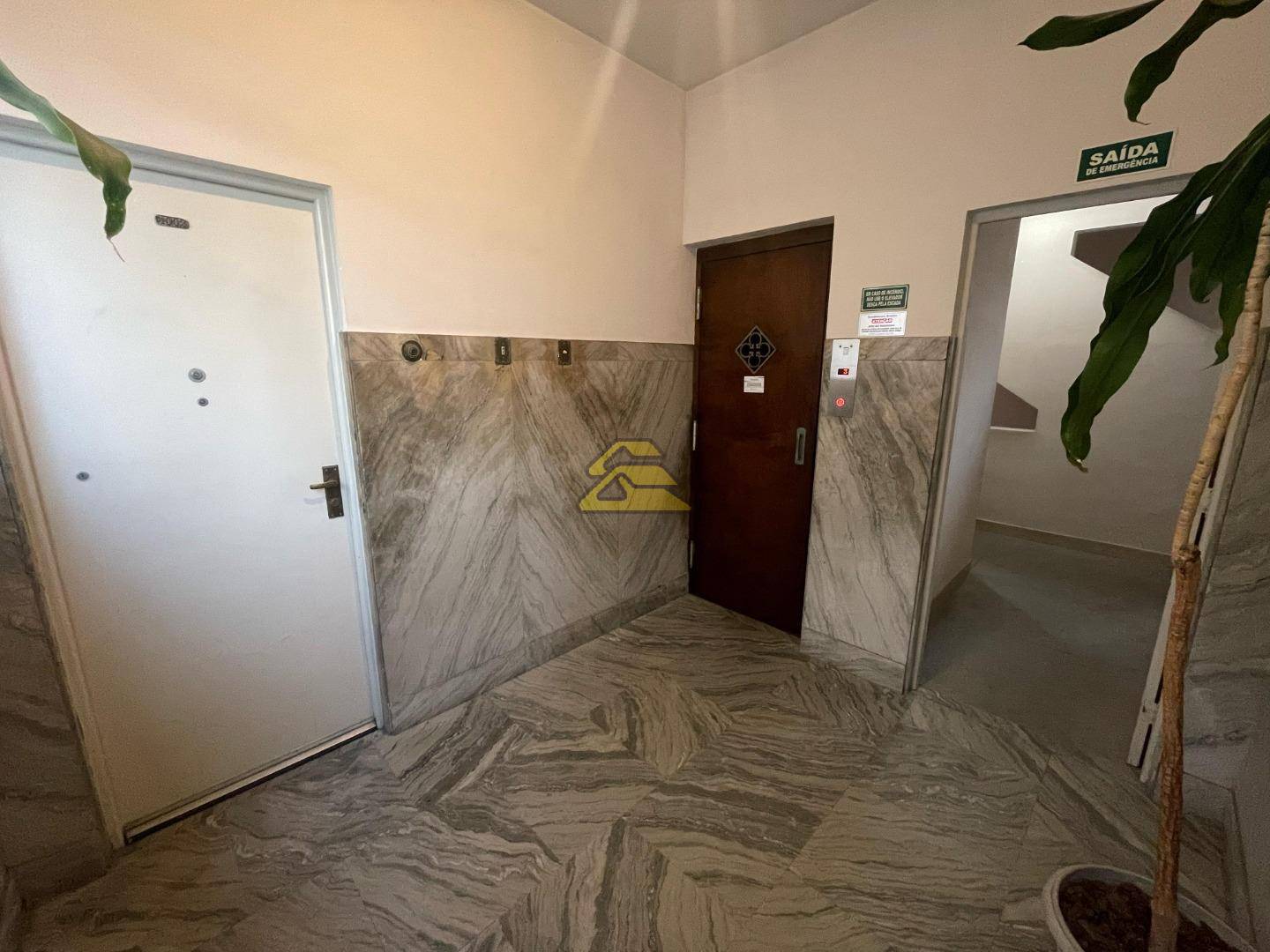Apartamento para alugar com 3 quartos, 178m² - Foto 3