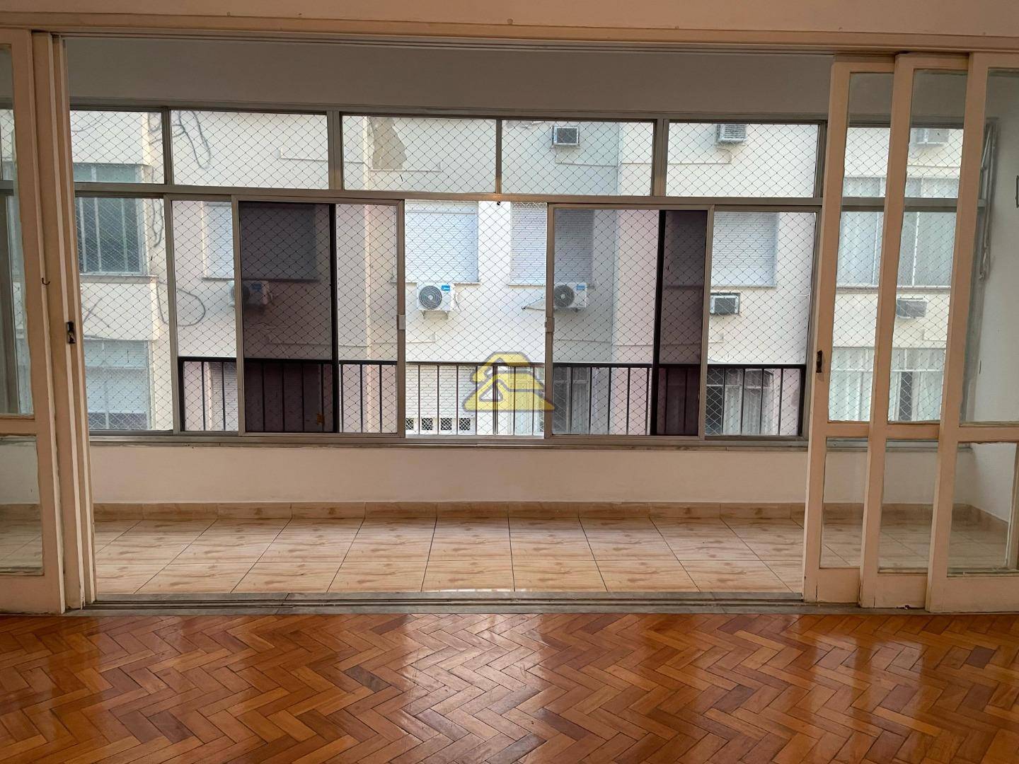 Apartamento para alugar com 3 quartos, 178m² - Foto 5