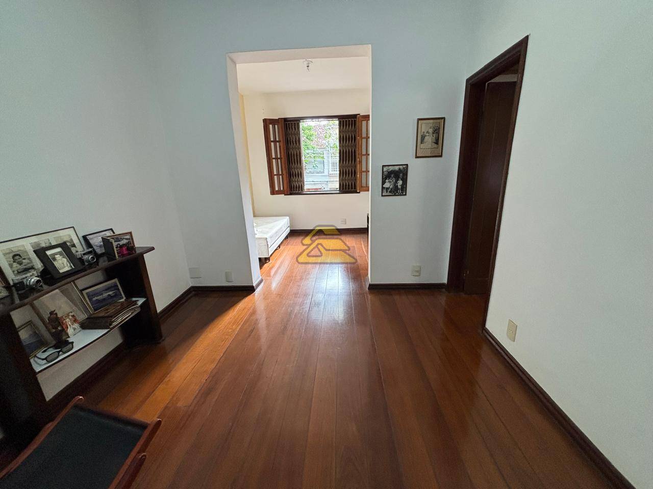 Apartamento à venda com 2 quartos, 65m² - Foto 1