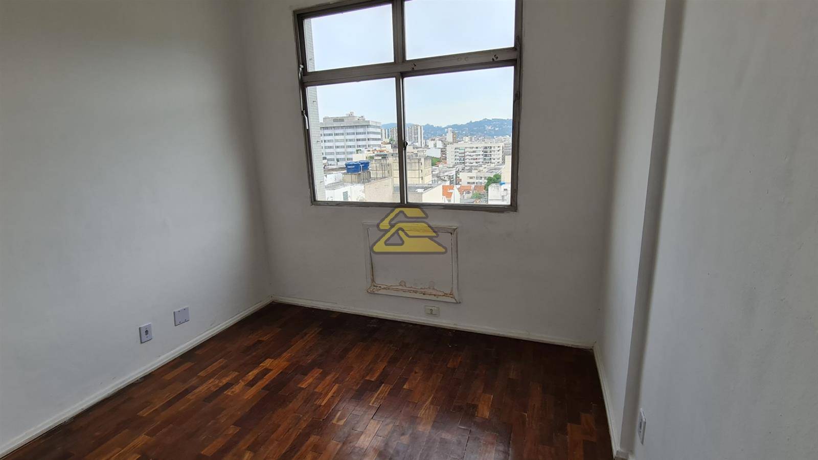 Apartamento à venda com 3 quartos, 83m² - Foto 11