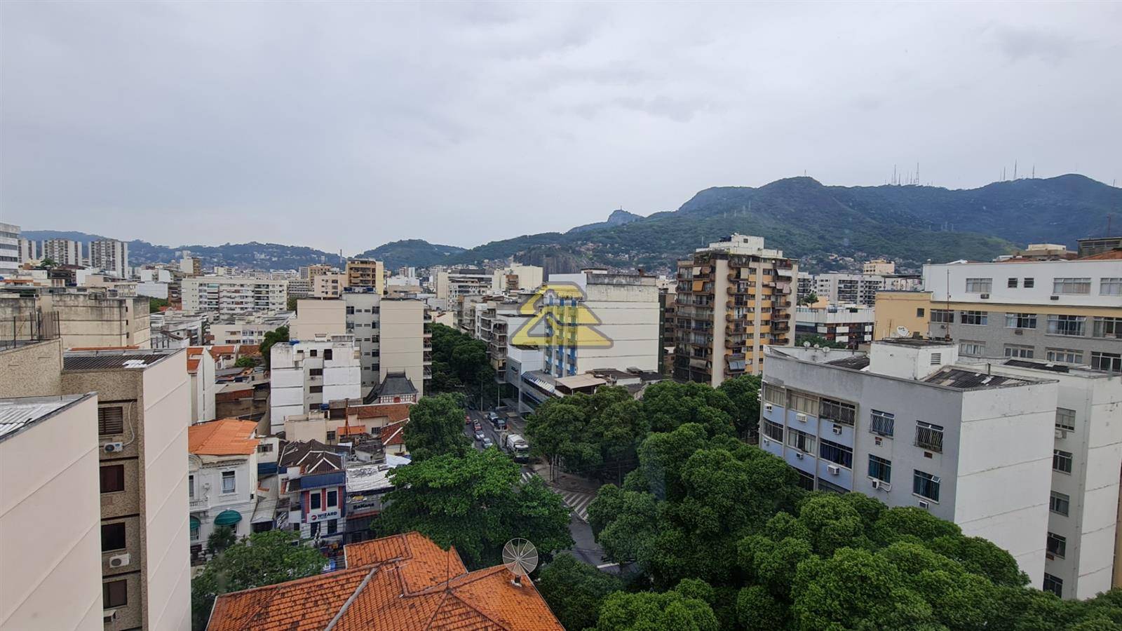 Apartamento à venda com 3 quartos, 83m² - Foto 13