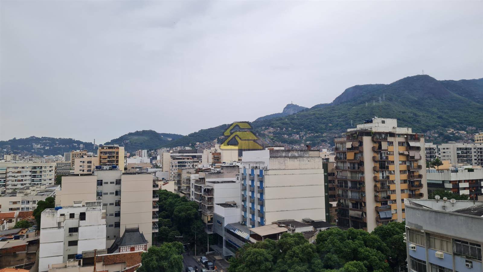 Apartamento à venda com 3 quartos, 83m² - Foto 1