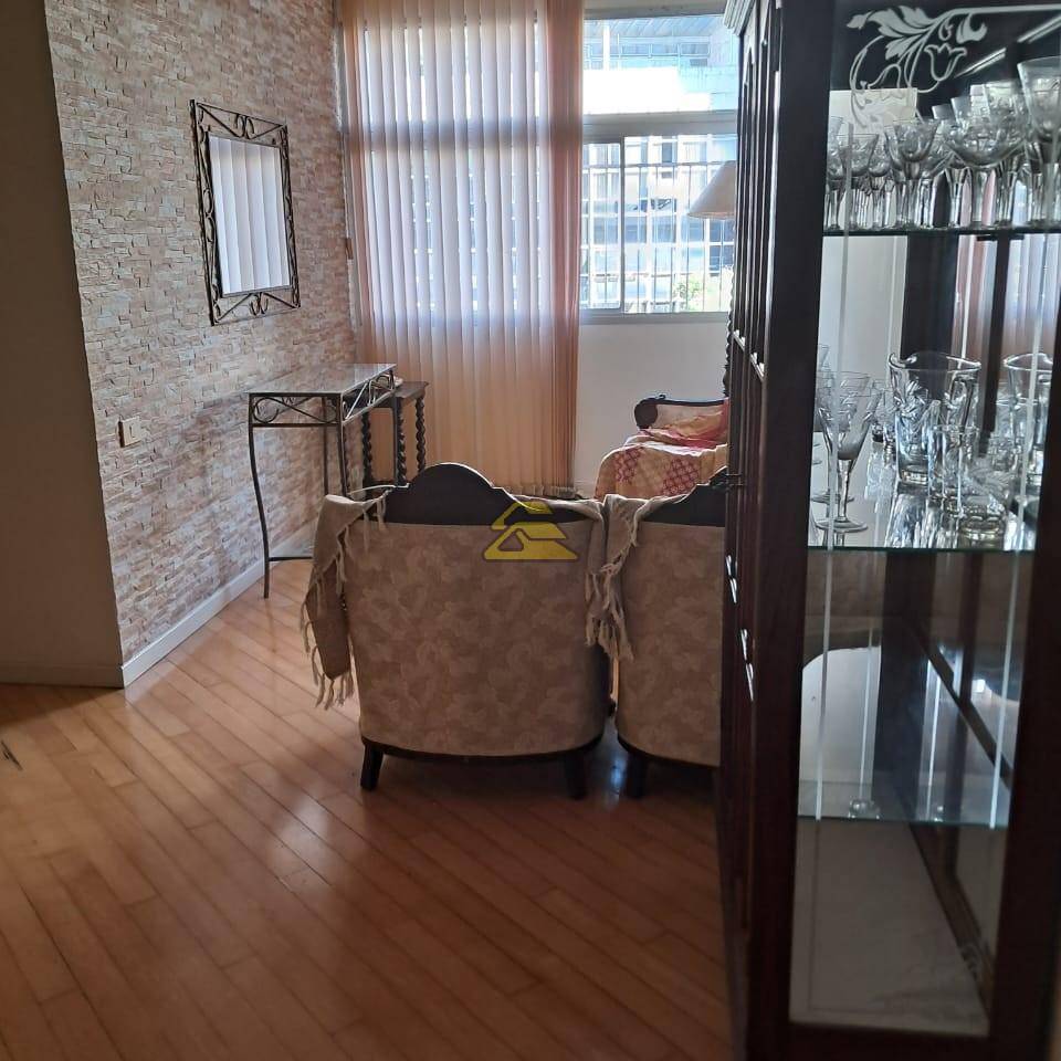 Apartamento à venda com 2 quartos, 64m² - Foto 1