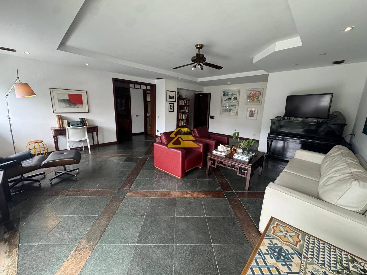 Apartamento à venda com 5 quartos, 301m² - Foto 1