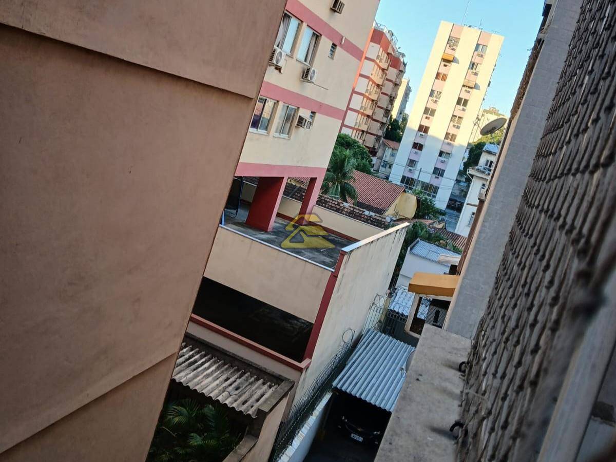 Apartamento à venda com 2 quartos, 60m² - Foto 17