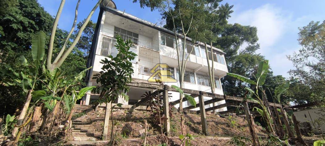 Casa à venda com 9 quartos, 669m² - Foto 1