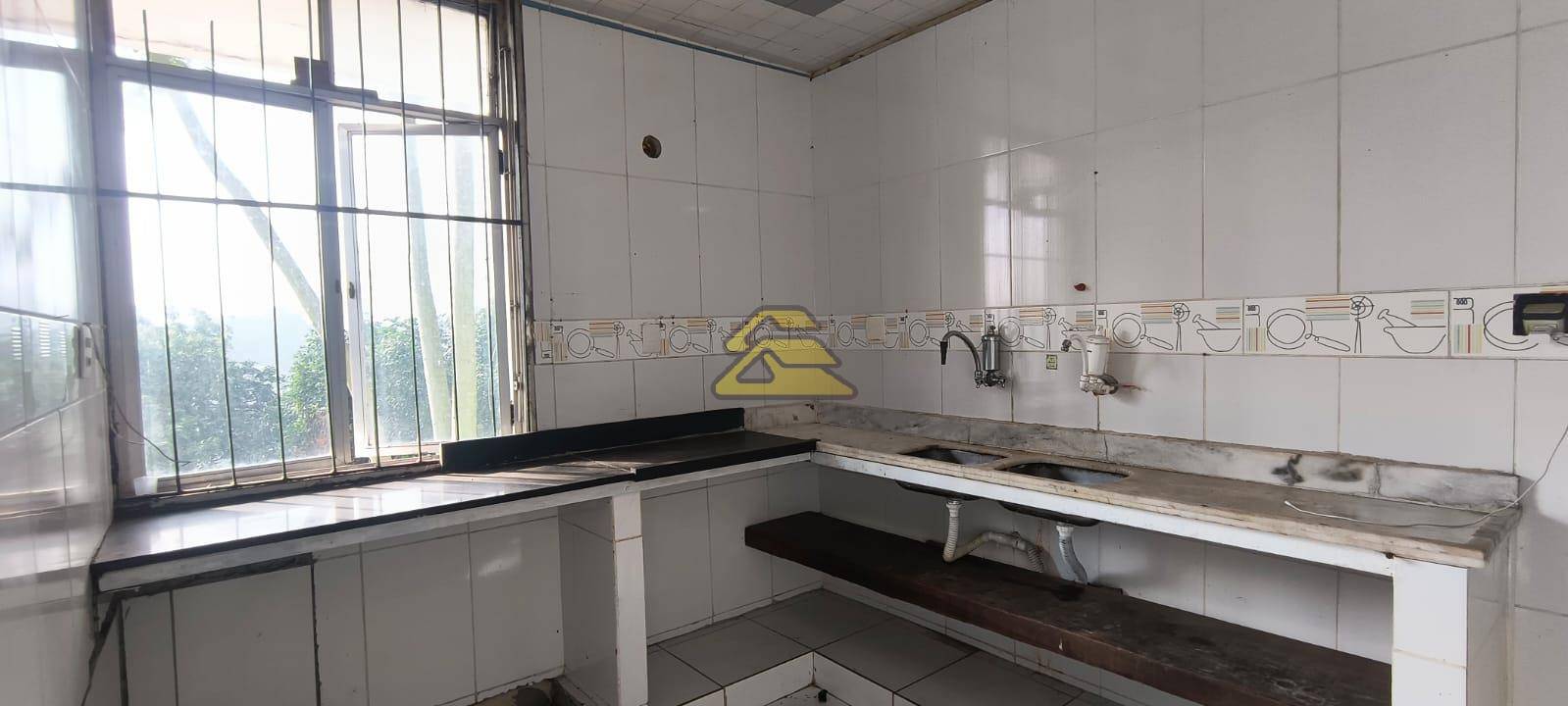 Casa à venda com 9 quartos, 669m² - Foto 32