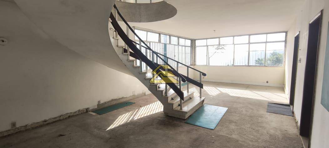 Casa à venda com 9 quartos, 669m² - Foto 15