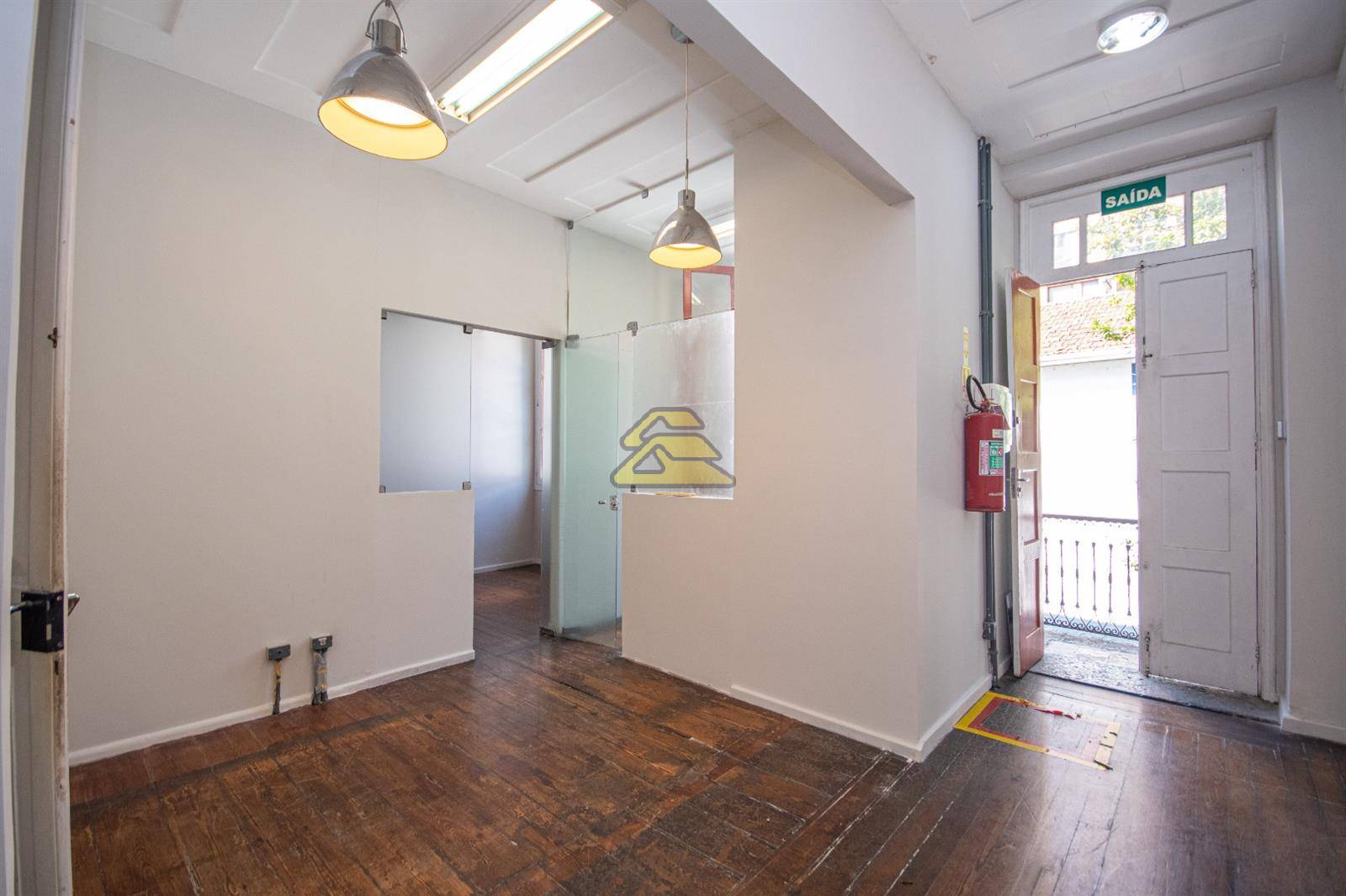 Prédio Inteiro para alugar com 13 quartos, 433m² - Foto 4