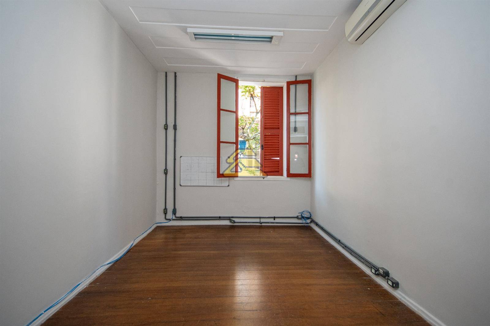Prédio Inteiro para alugar com 13 quartos, 433m² - Foto 12