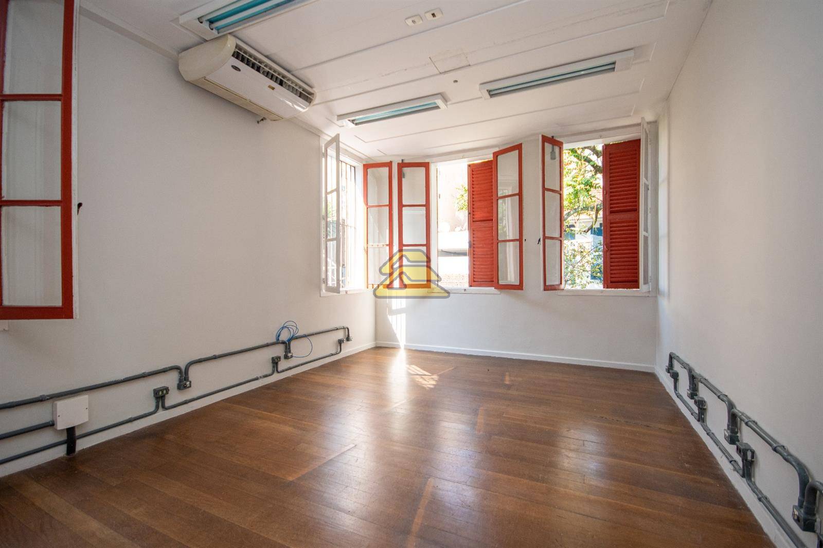 Prédio Inteiro para alugar com 13 quartos, 433m² - Foto 13