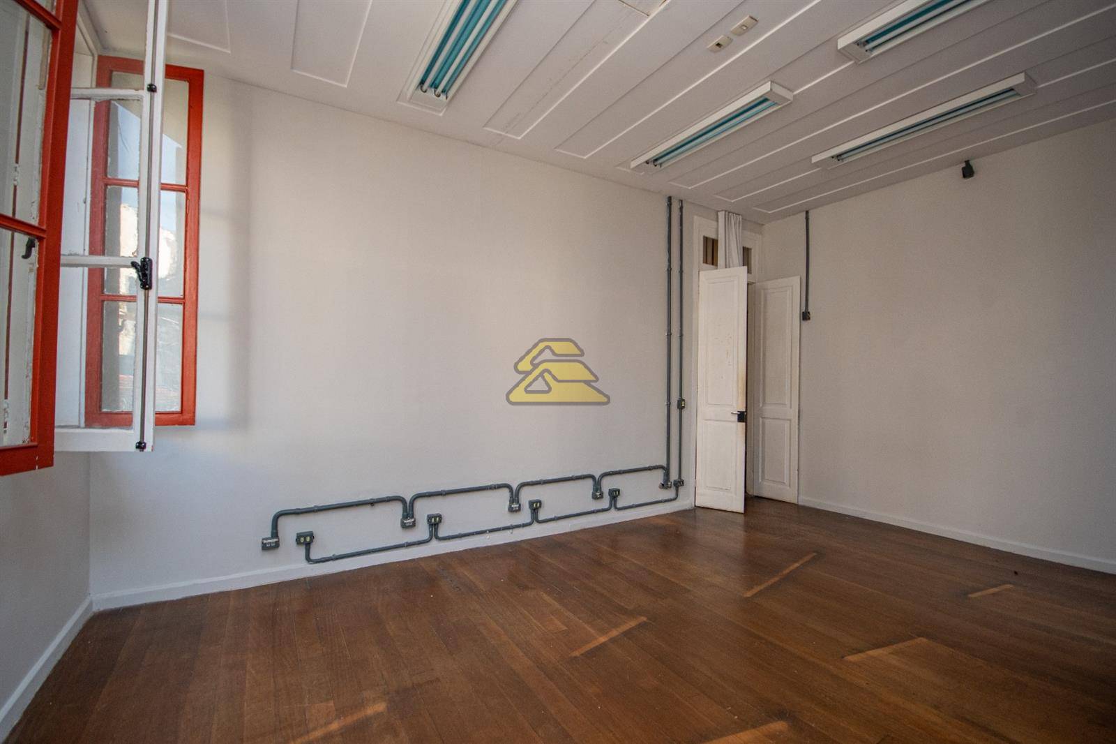 Prédio Inteiro para alugar com 13 quartos, 433m² - Foto 16