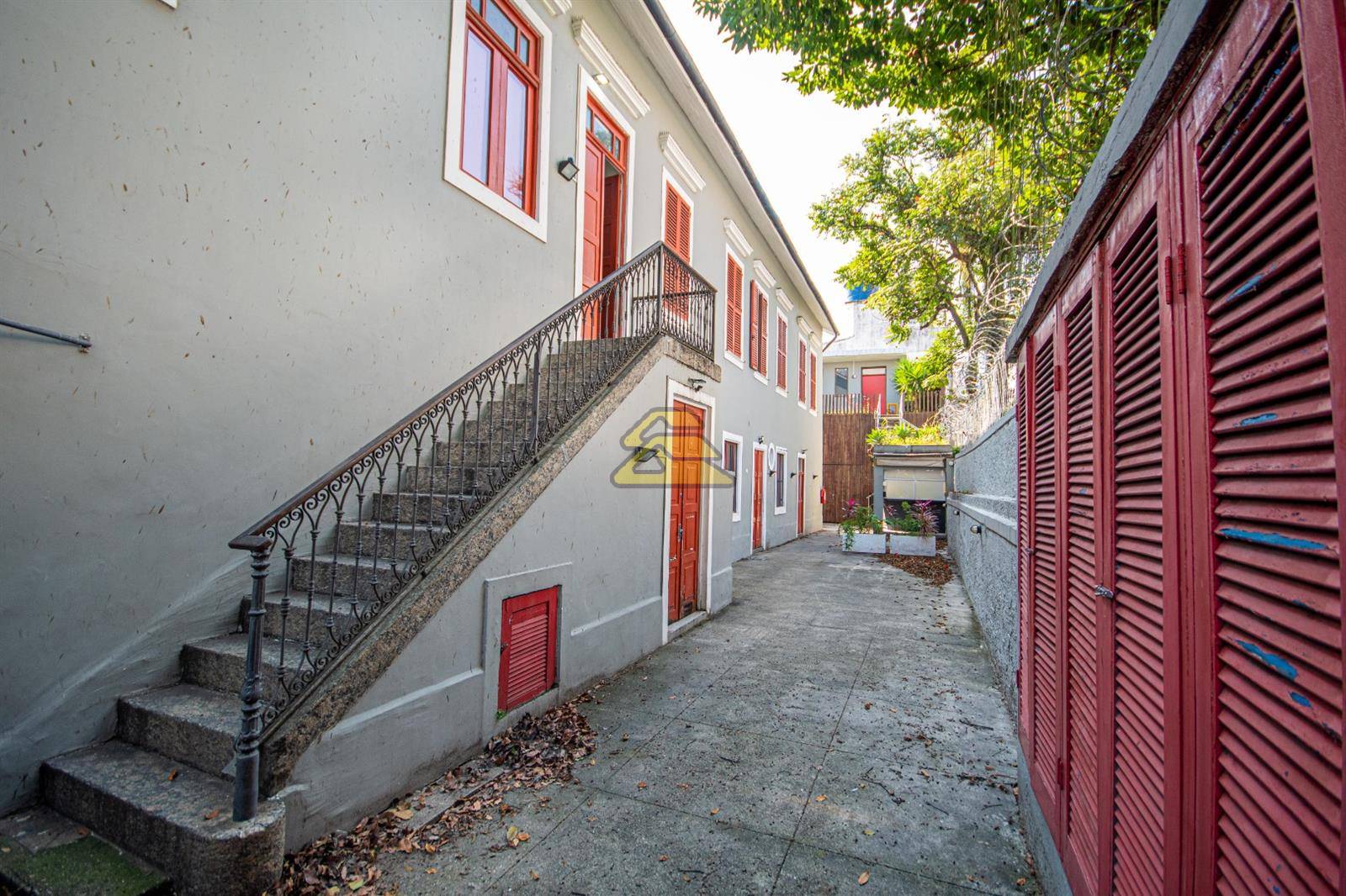 Prédio Inteiro para alugar com 13 quartos, 433m² - Foto 40