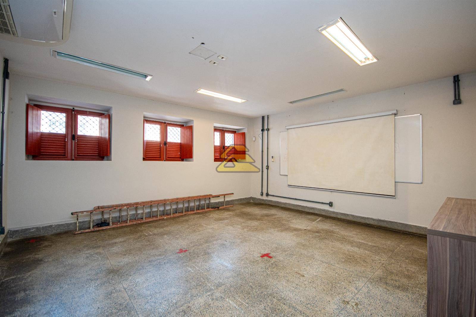 Prédio Inteiro para alugar com 13 quartos, 433m² - Foto 20
