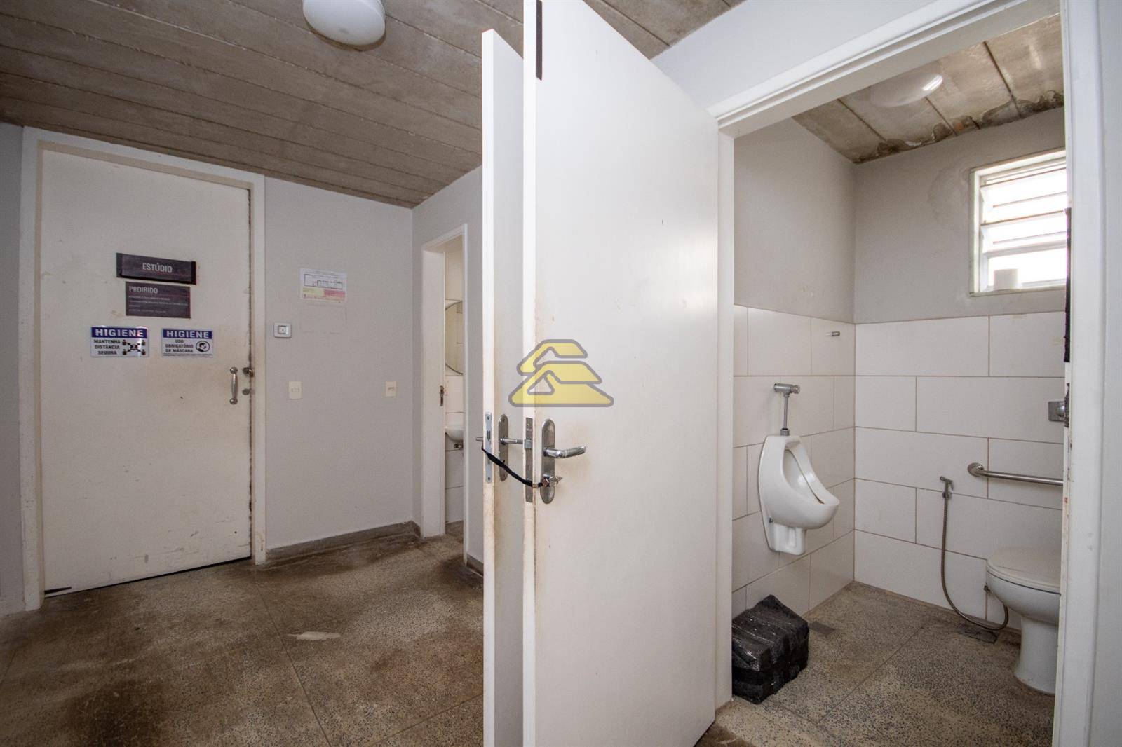 Prédio Inteiro para alugar com 13 quartos, 433m² - Foto 29