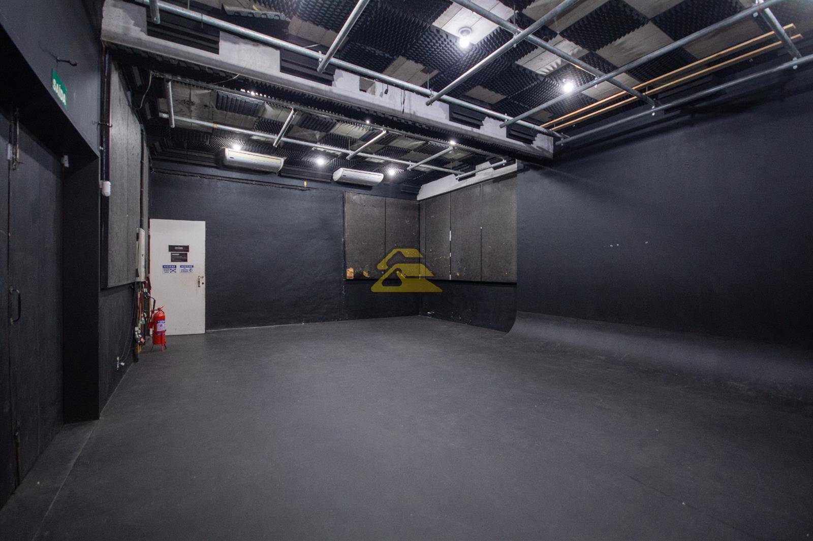 Prédio Inteiro para alugar com 13 quartos, 433m² - Foto 33