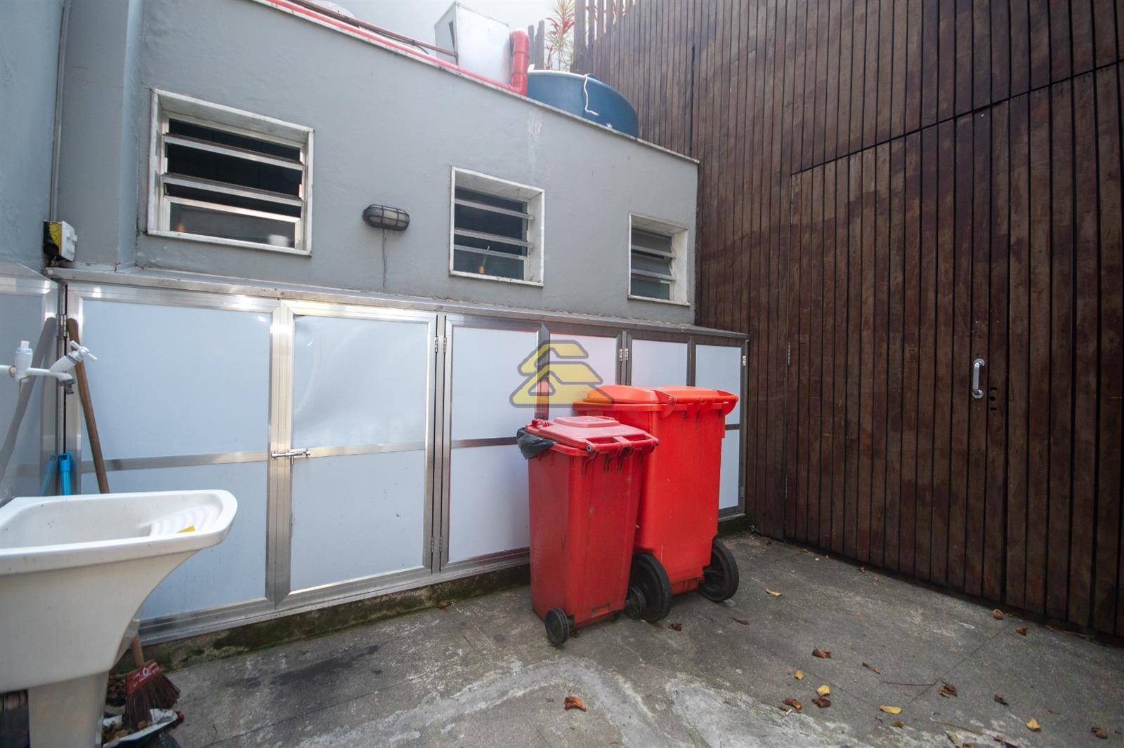 Prédio Inteiro para alugar com 13 quartos, 433m² - Foto 39