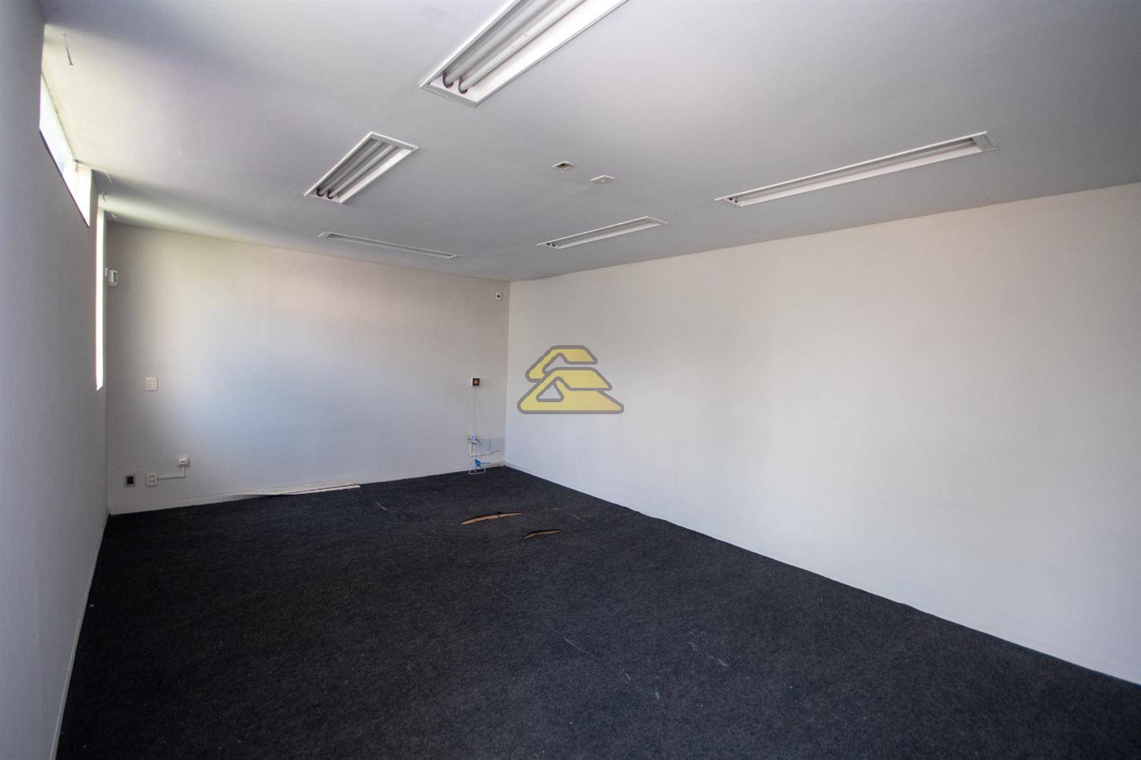 Prédio Inteiro para alugar com 13 quartos, 433m² - Foto 35