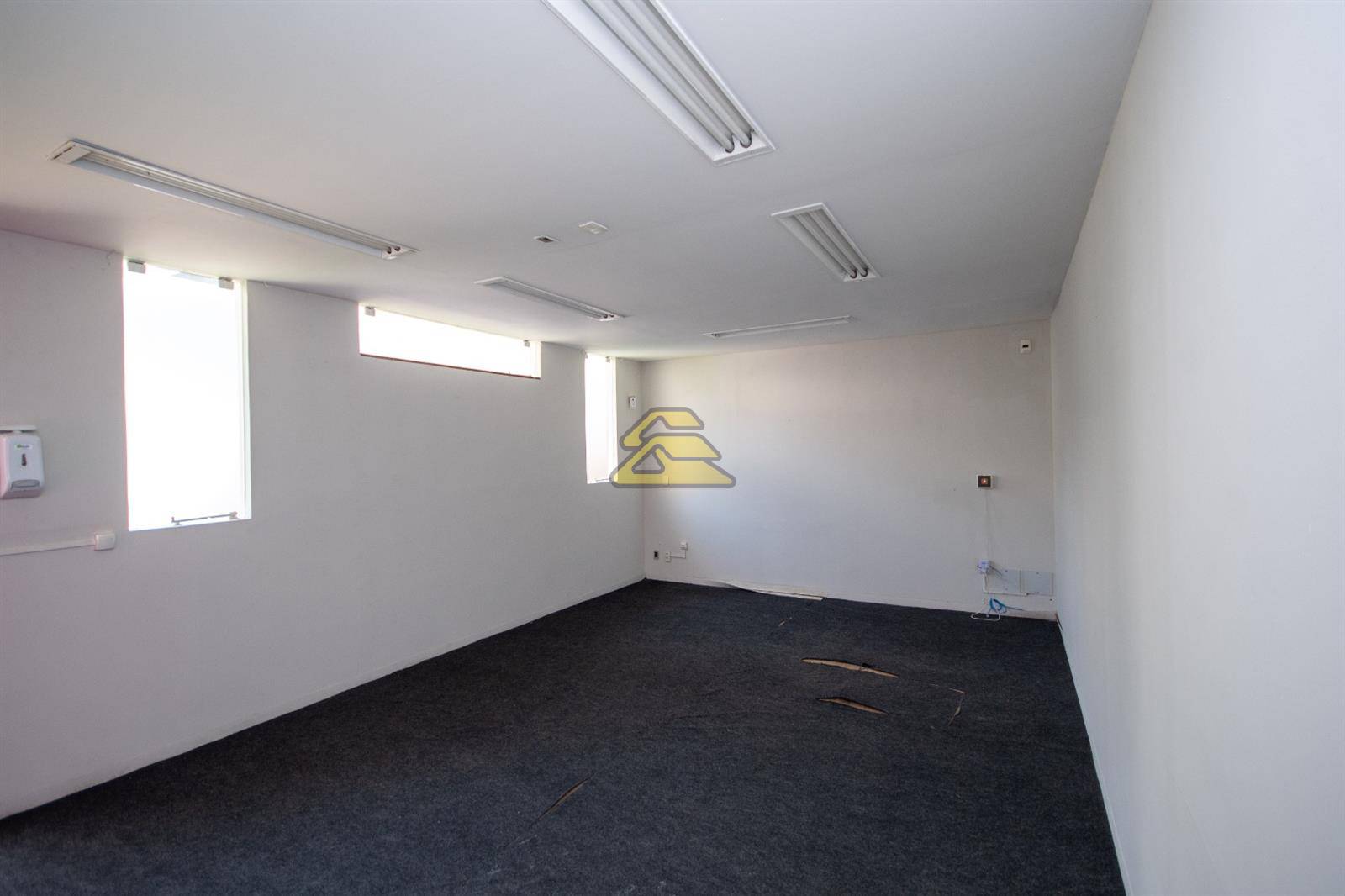 Prédio Inteiro para alugar com 13 quartos, 433m² - Foto 34
