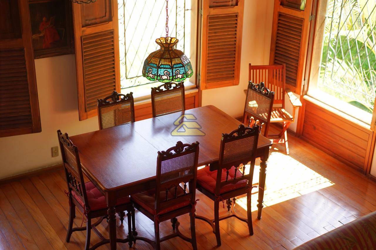 Casa para alugar com 6 quartos, 307m² - Foto 10