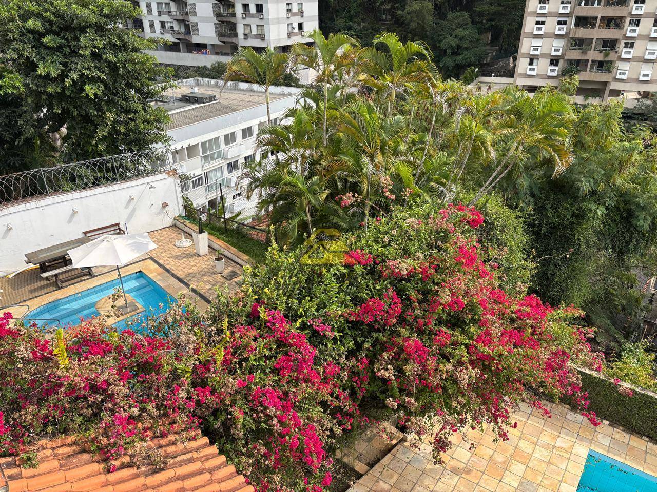 Casa para alugar com 6 quartos, 307m² - Foto 31