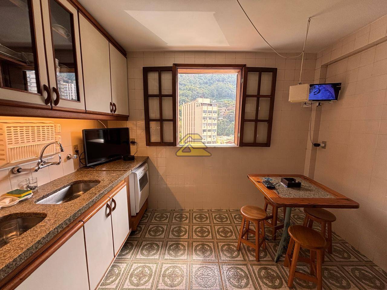 Casa para alugar com 6 quartos, 307m² - Foto 18