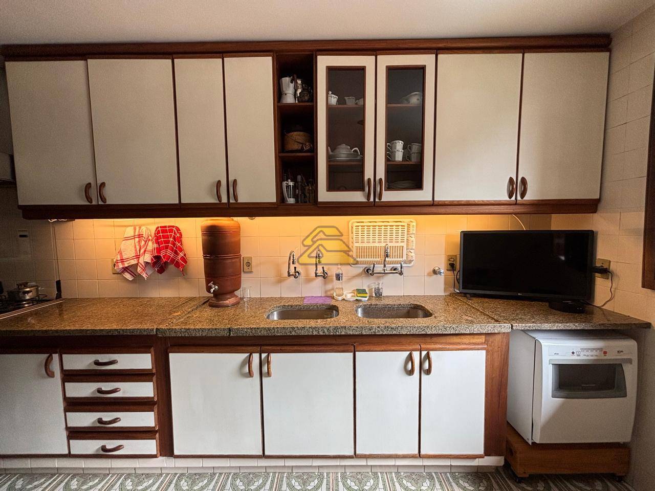 Casa para alugar com 6 quartos, 307m² - Foto 19
