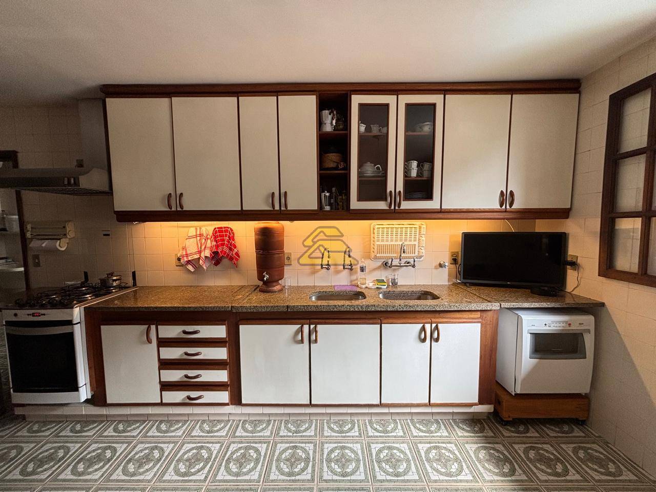 Casa para alugar com 6 quartos, 307m² - Foto 20