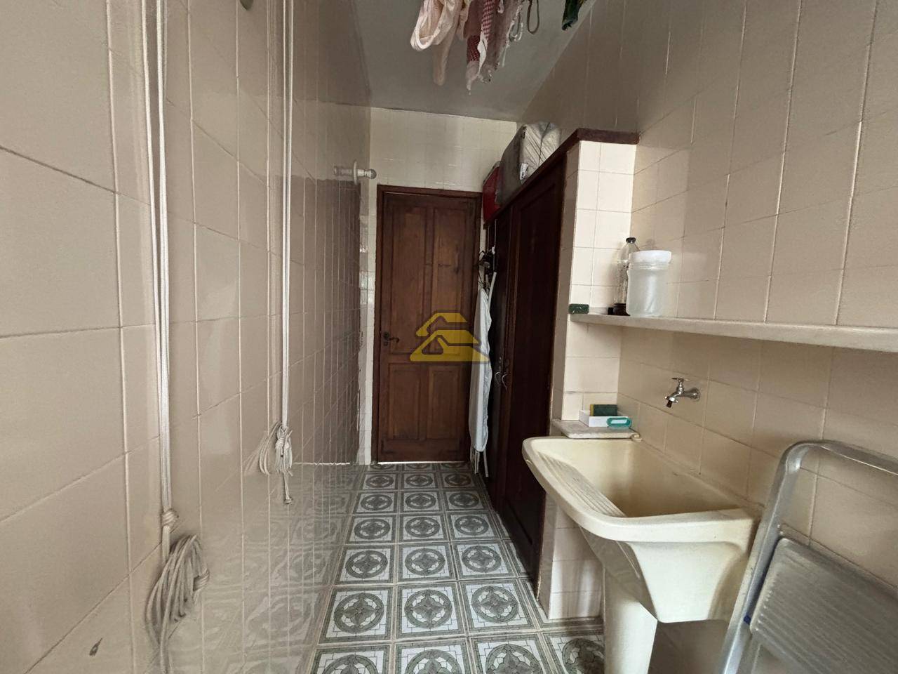Casa para alugar com 6 quartos, 307m² - Foto 25