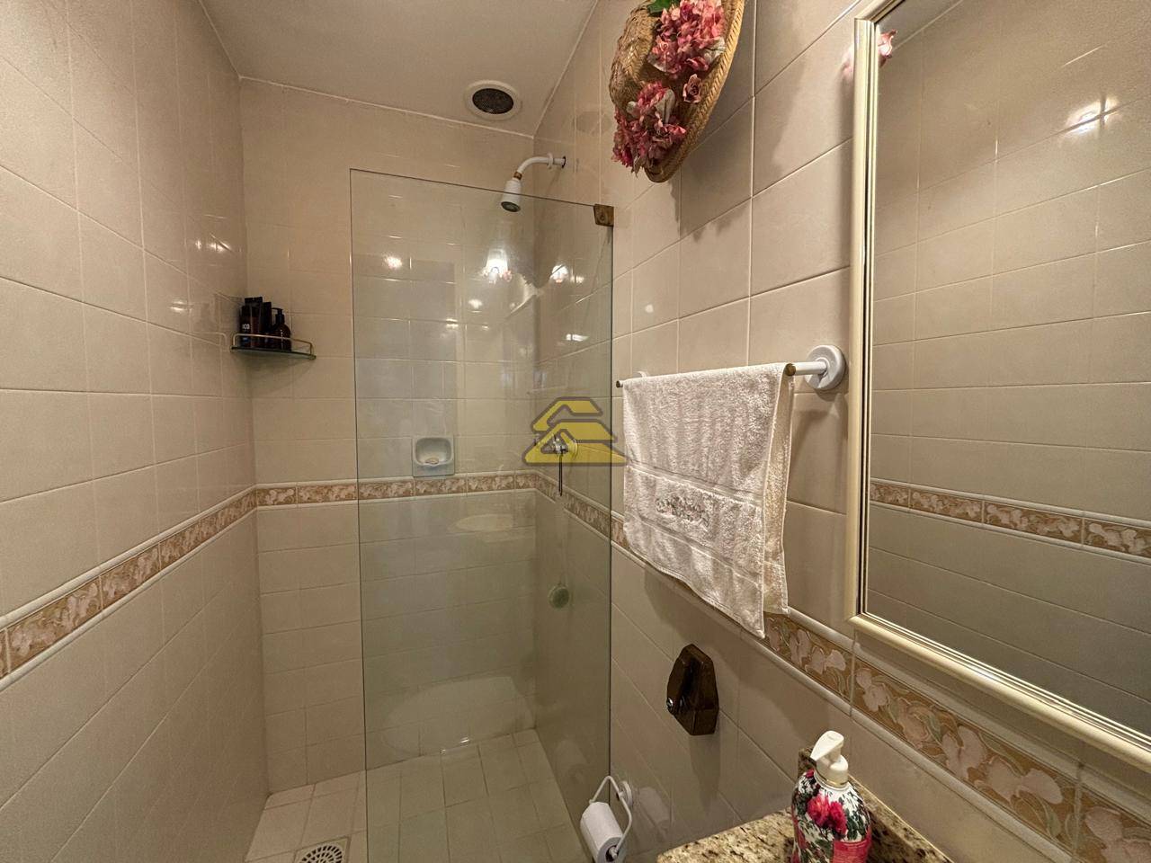 Casa para alugar com 6 quartos, 307m² - Foto 24