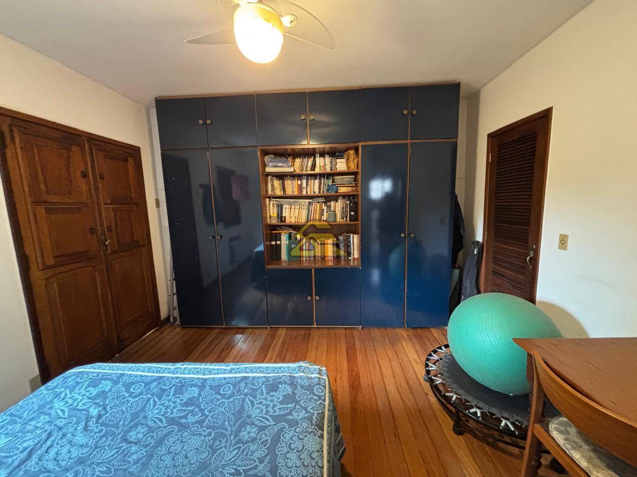 Casa para alugar com 6 quartos, 307m² - Foto 13