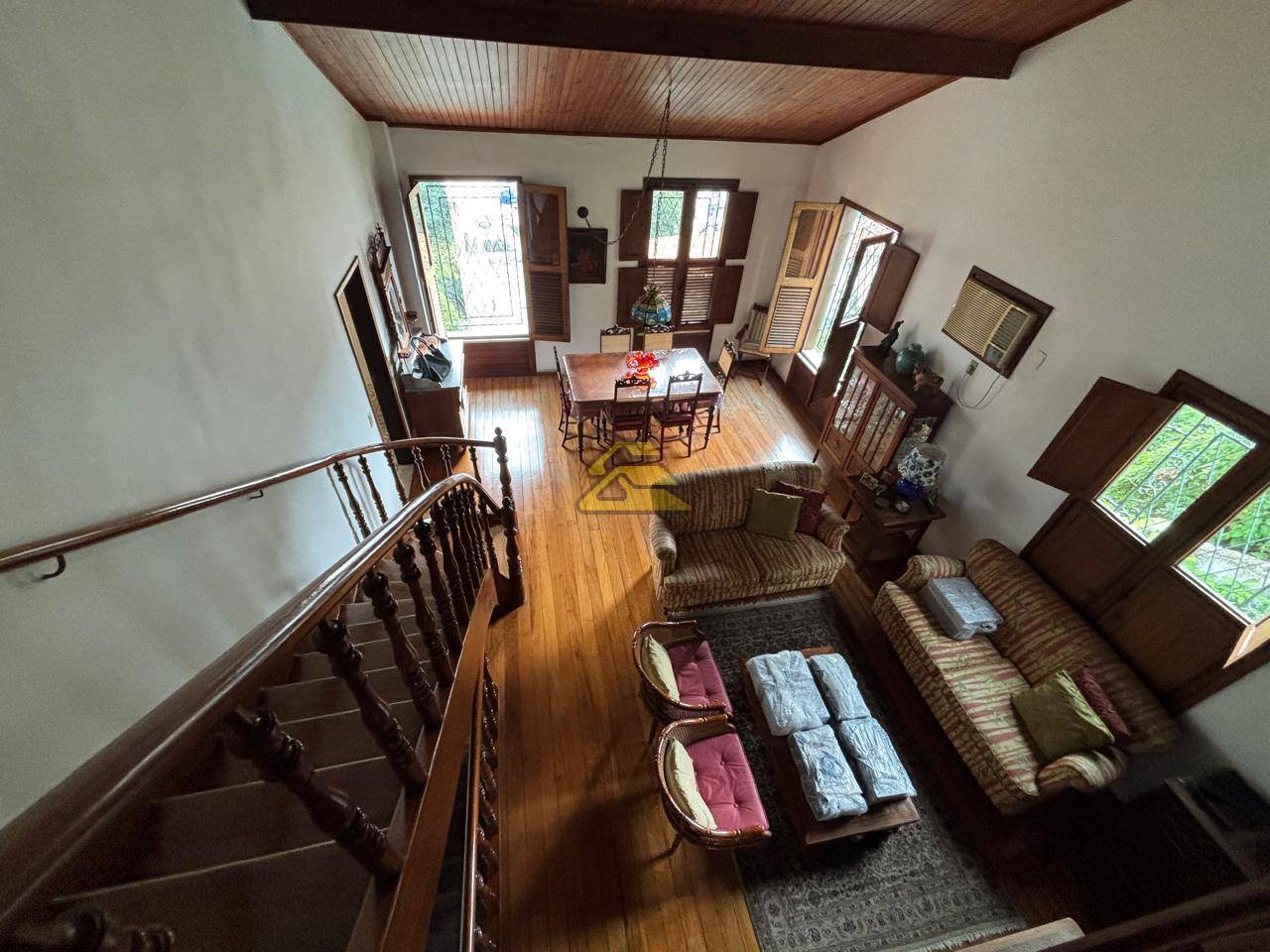 Casa para alugar com 6 quartos, 307m² - Foto 5