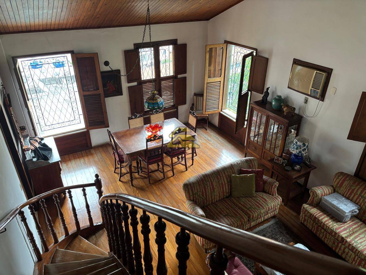 Casa para alugar com 6 quartos, 307m² - Foto 6