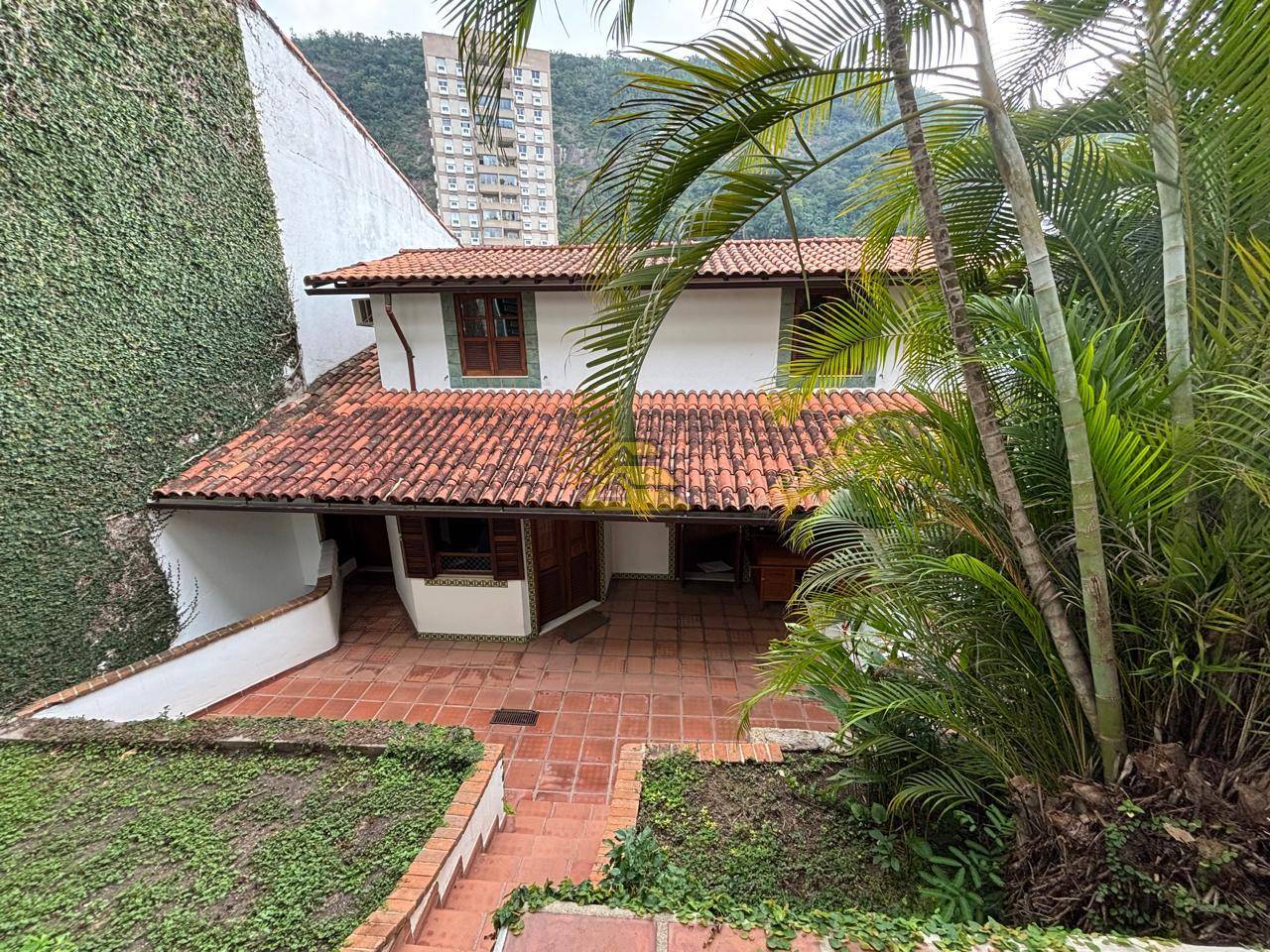 Casa para alugar com 6 quartos, 307m² - Foto 32