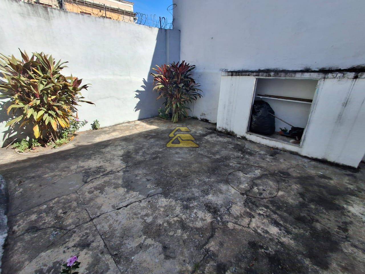 Casa à venda com 3 quartos, 129m² - Foto 14