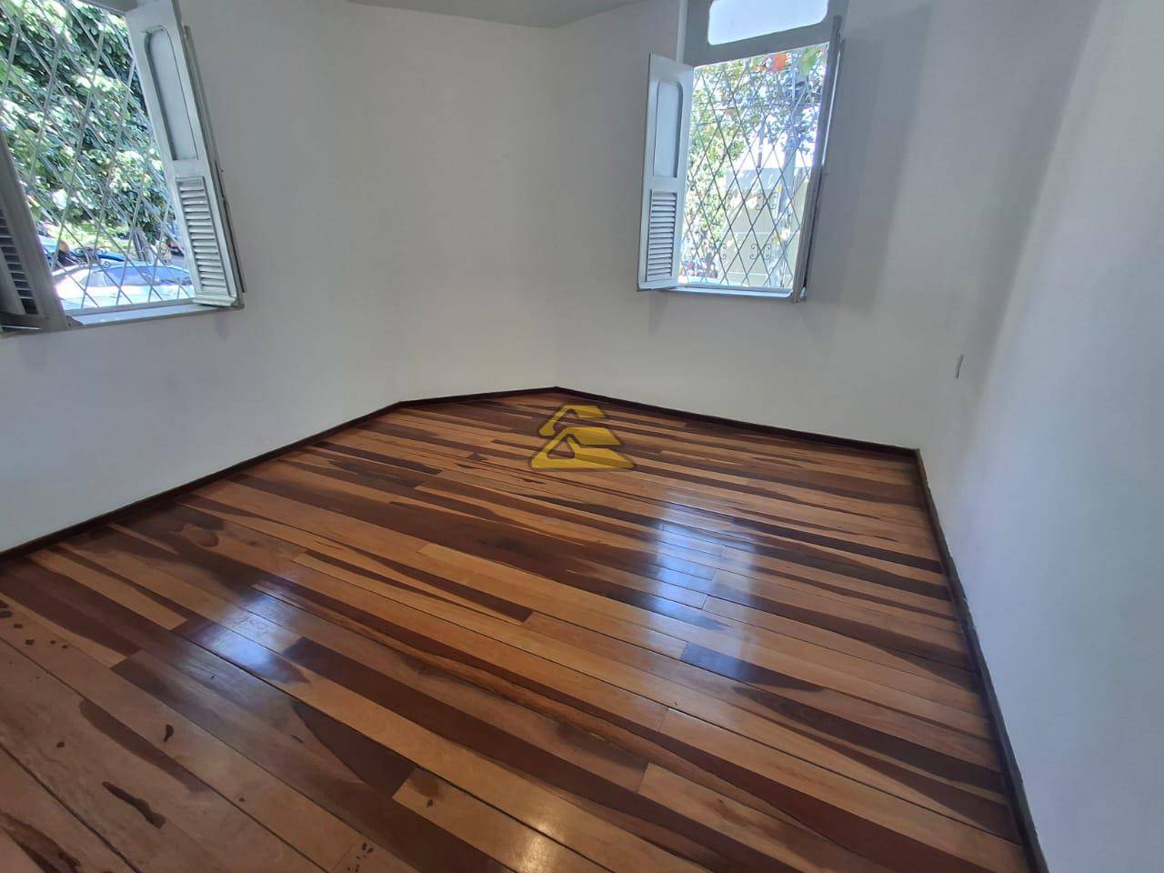 Casa à venda com 3 quartos, 129m² - Foto 3