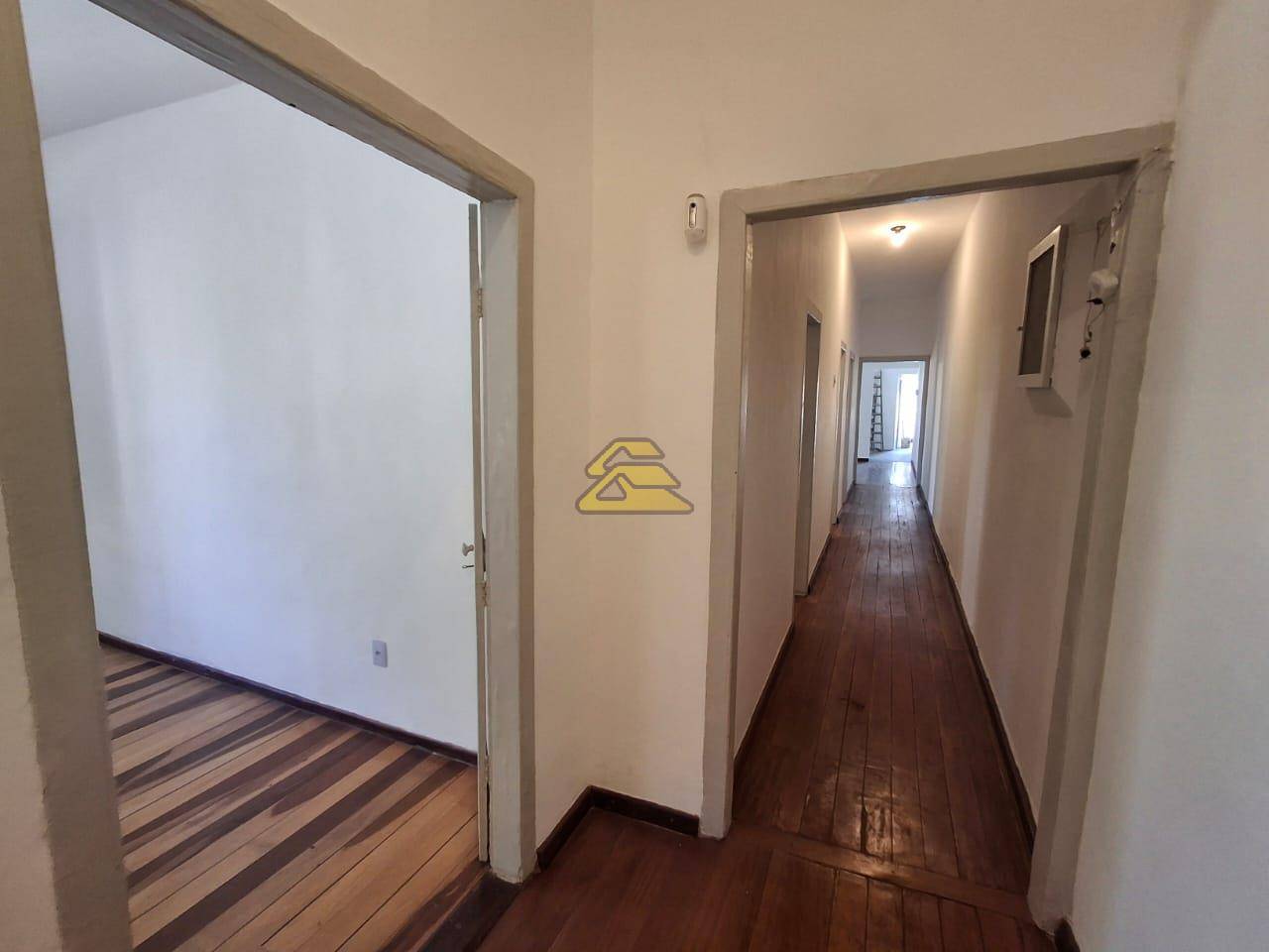 Casa à venda com 3 quartos, 129m² - Foto 11
